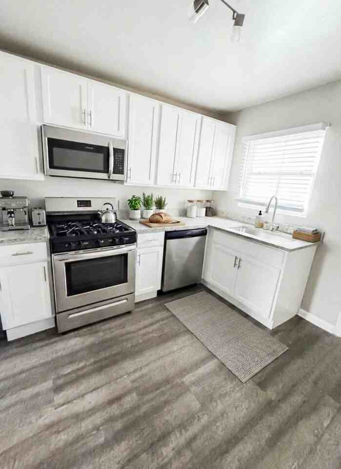 1000 Collier Rd Nw #F3 - Photo 3 of 36