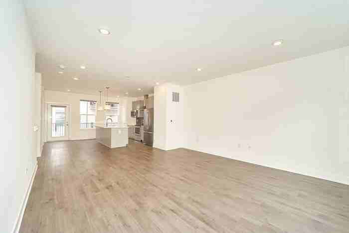 727 Perth Ln - Photo 7 of 23