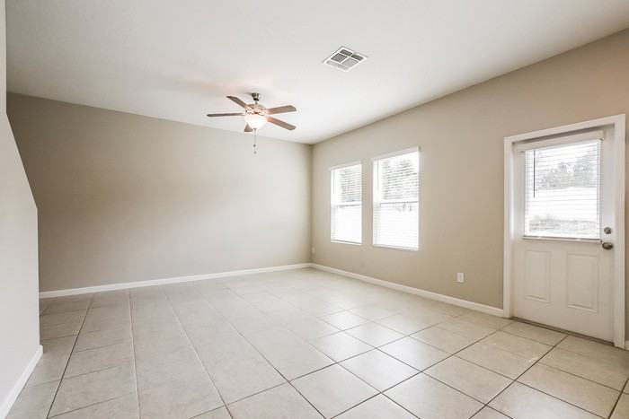 2640 Island Walk Dr - Photo 5 of 16