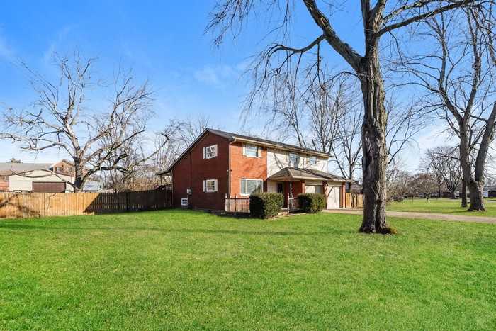 8630 Meadowlark Dr - Photo 2 of 20