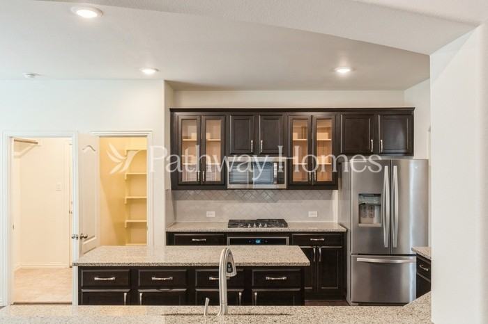 2618 Fawn Valley Ave - Photo 6 of 27