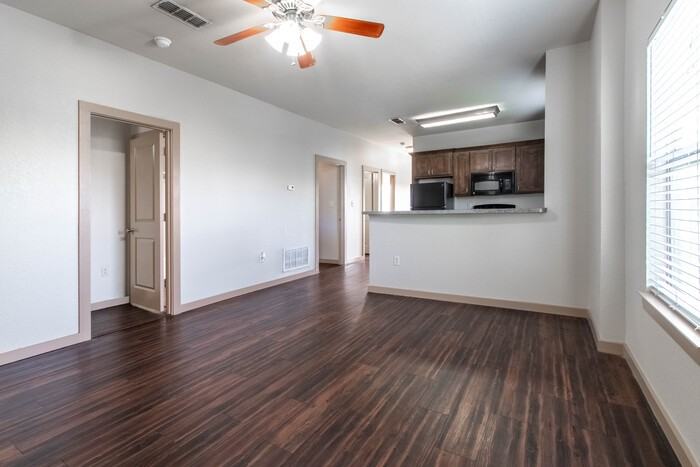 621 Bernard St #12 - Photo 2 of 16