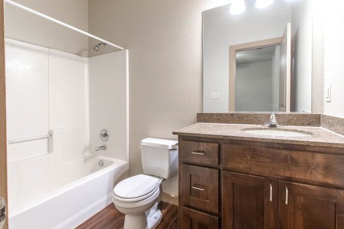 621 Bernard St #12 - Photo 7 of 16