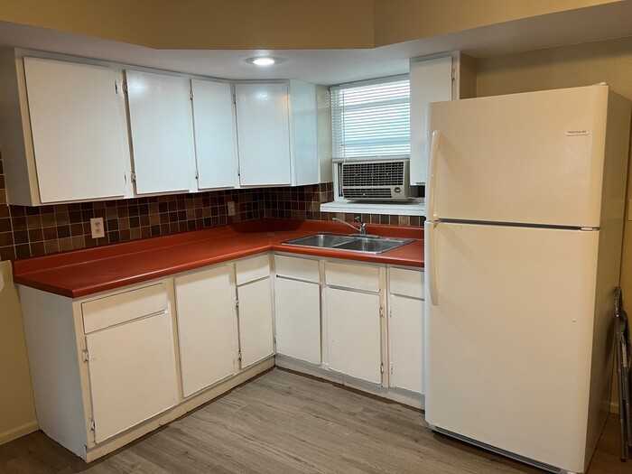3700 S Jefferson Cir #B - Photo 2 of 9
