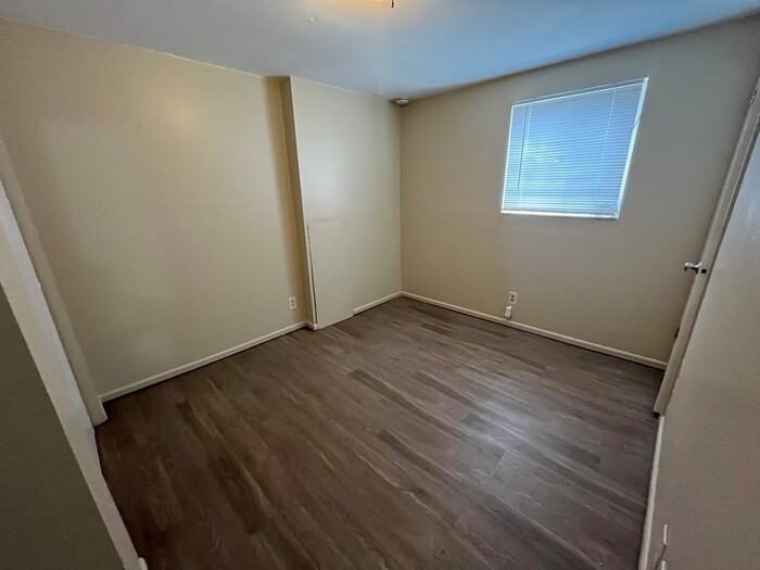 3700 S Jefferson Cir #B - Photo 6 of 9