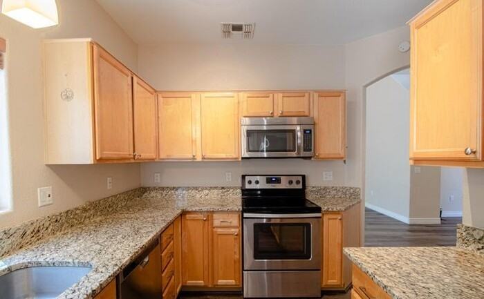 13916 N 96th St - Photo 6 of 34