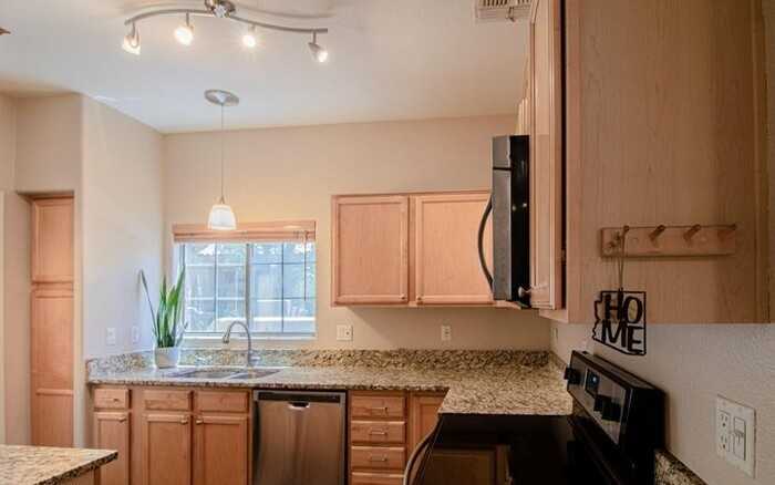 13916 N 96th St - Photo 7 of 34