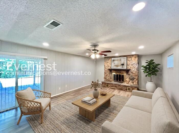 1505 Hanover Dr - Photo 3 of 29