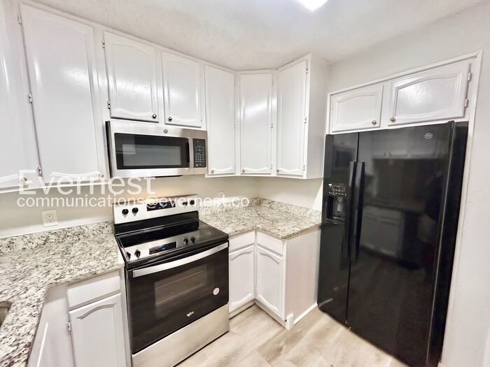 1505 Hanover Dr - Photo 6 of 29