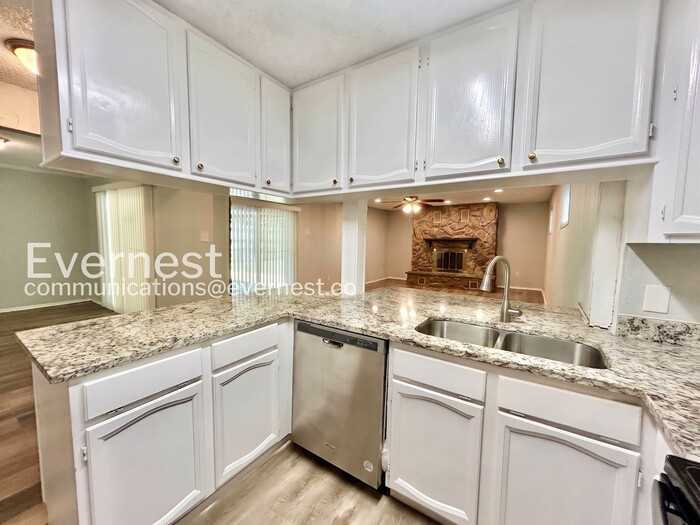 1505 Hanover Dr - Photo 7 of 29