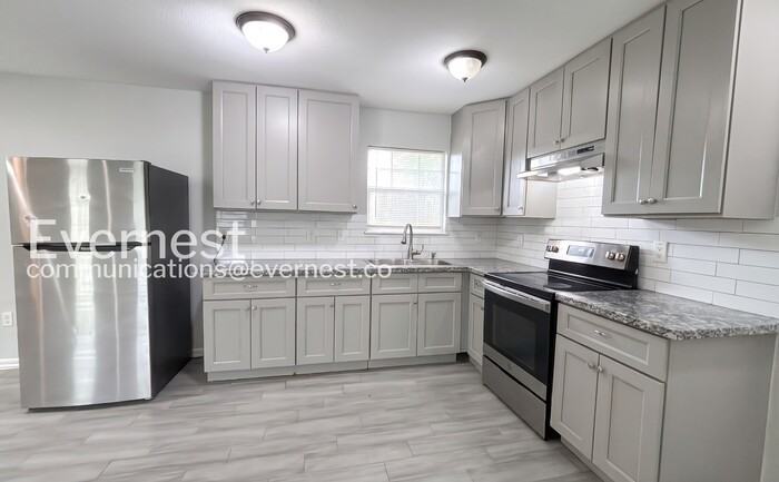 8117 Richland Dr - Photo 6 of 27