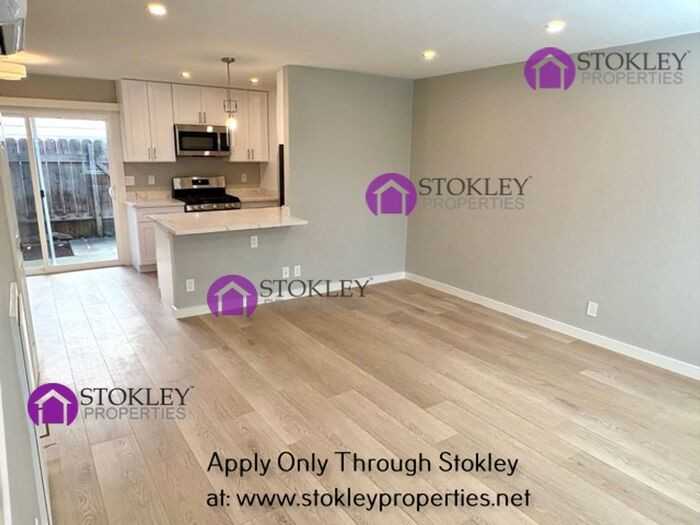 652 E N St - Photo 3 of 25