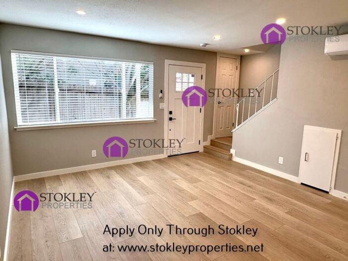 652 E N St - Photo 4 of 25
