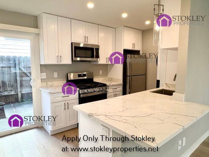 652 E N St - Photo 5 of 25