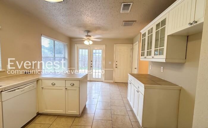 12322 Flaxen Dr - Photo 4 of 26
