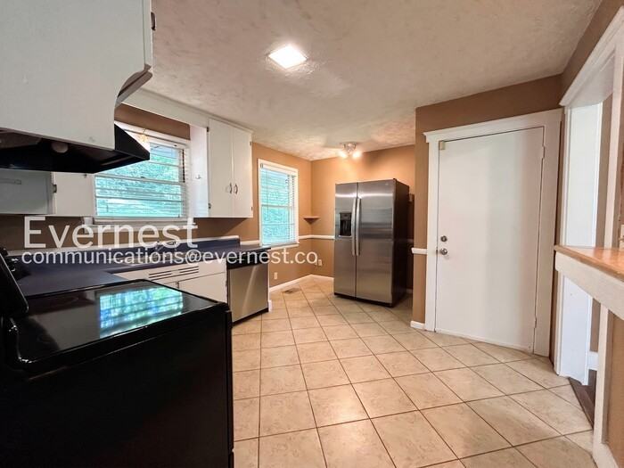 4908 Briarwood Dr - Photo 2 of 24
