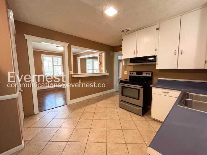 4908 Briarwood Dr - Photo 4 of 24