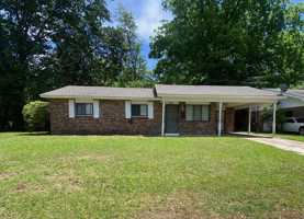 featured image of 1305 Collins Dr