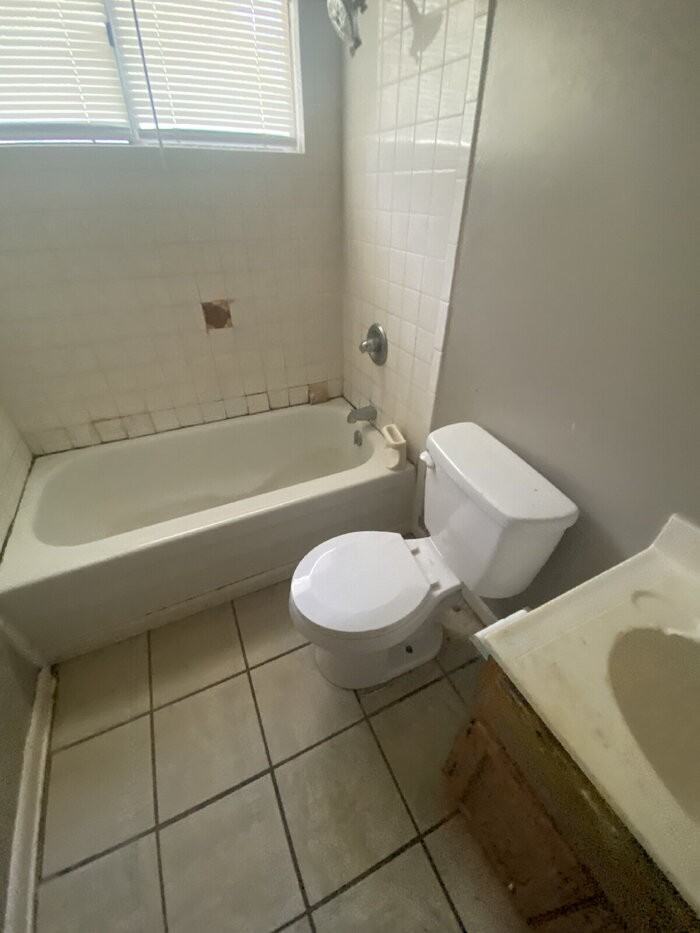 1305 Collins Dr - Photo 5 of 8