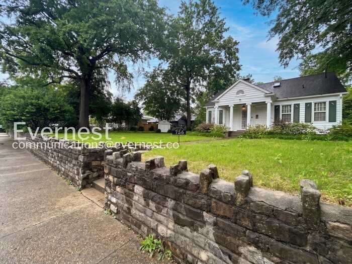 756 S Willett St - Photo 2 of 40
