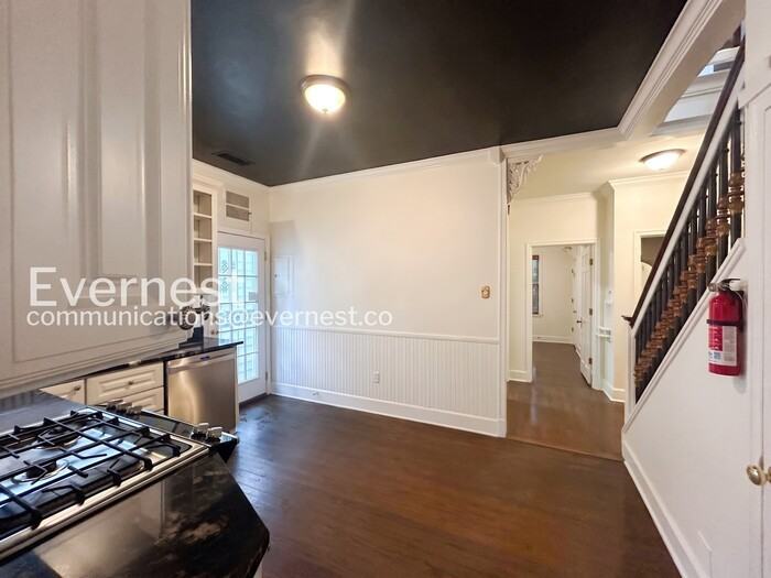 756 S Willett St - Photo 5 of 40