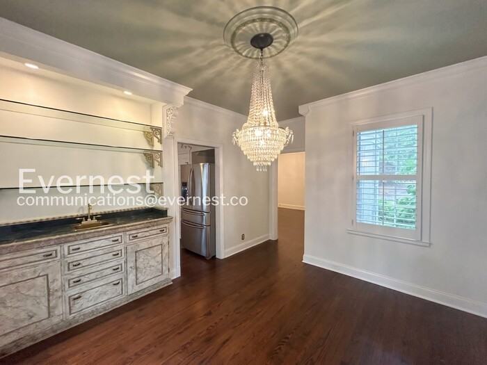 756 S Willett St - Photo 6 of 40