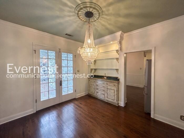 756 S Willett St - Photo 7 of 40