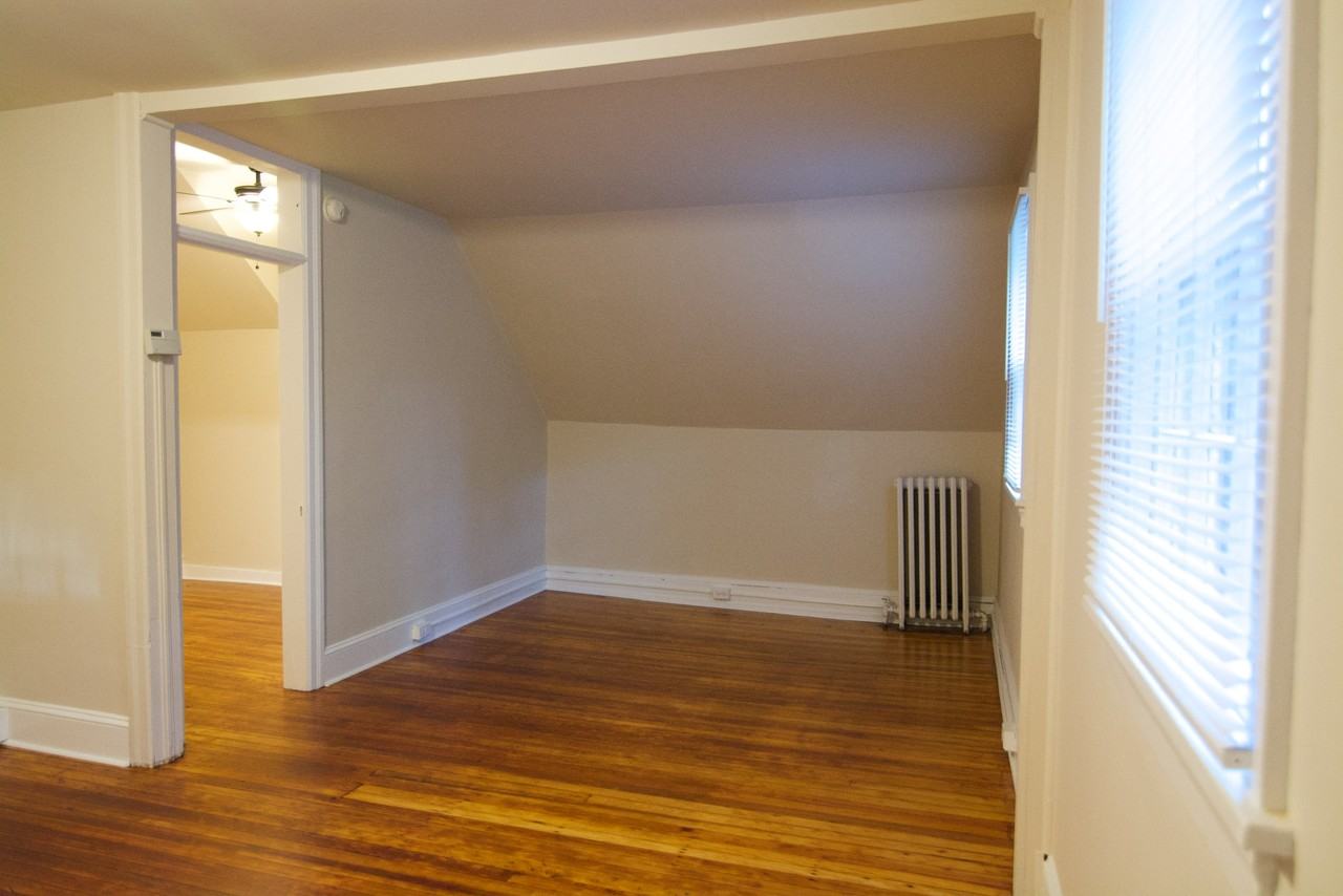 327 Valley Brook Rd - Photo 3 of 23