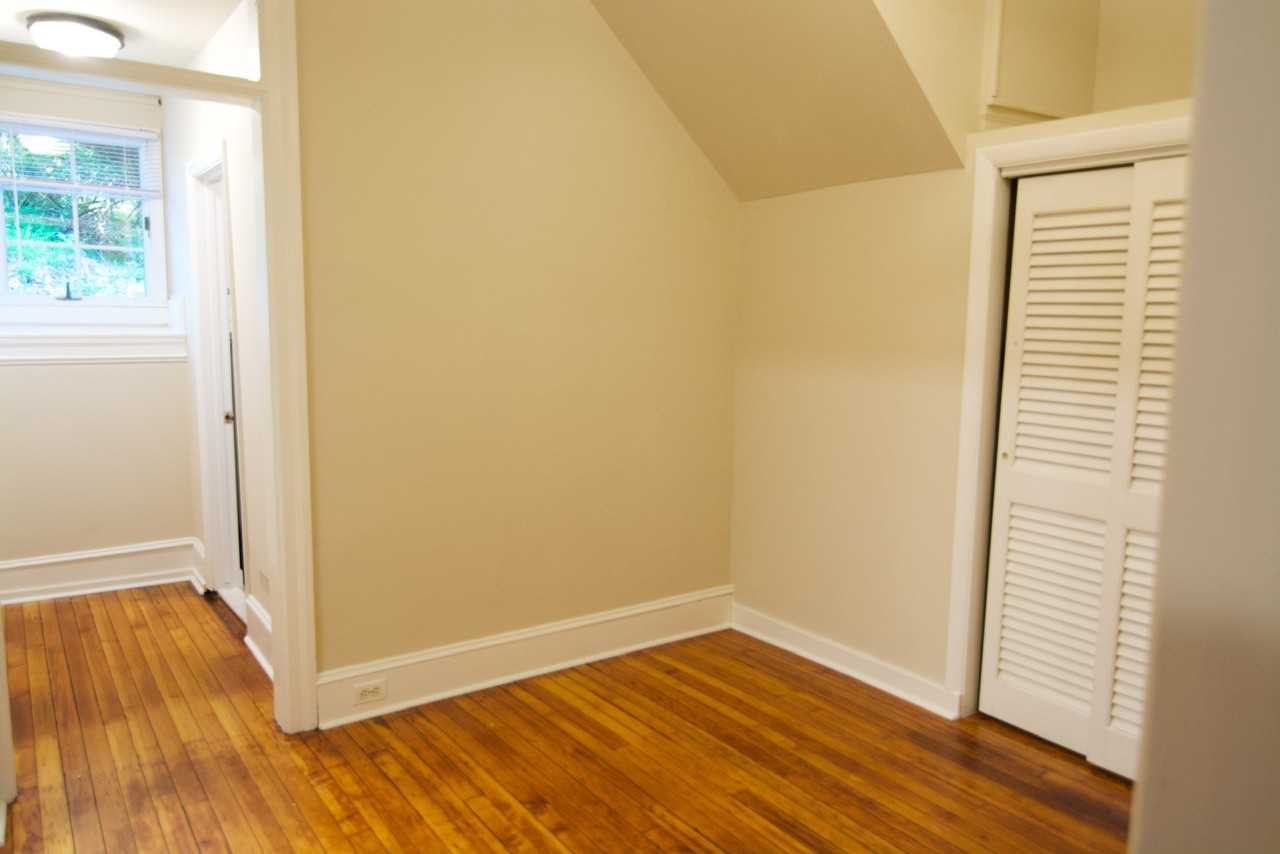 327 Valley Brook Rd - Photo 4 of 23