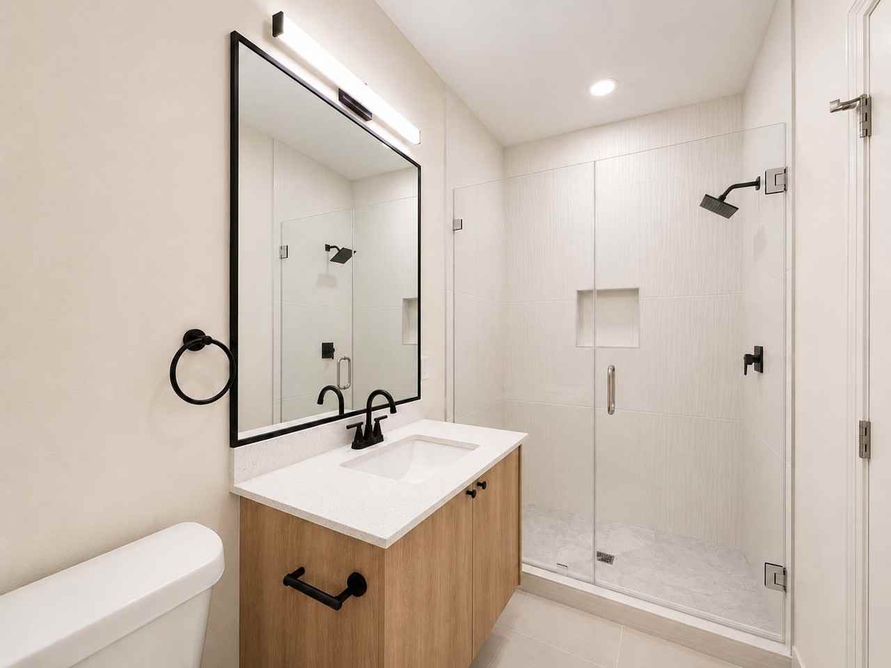 709 N Emerald Ave #3 - Photo 6 of 11