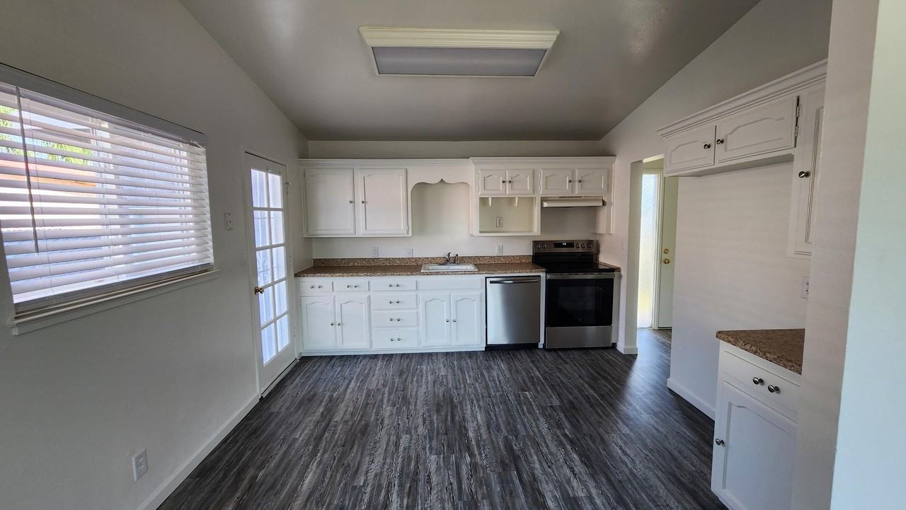 135 Beverly Dr #NA - Photo 2 of 6
