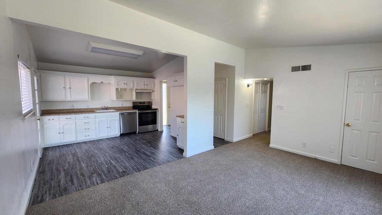 135 Beverly Dr #NA - Photo 3 of 6