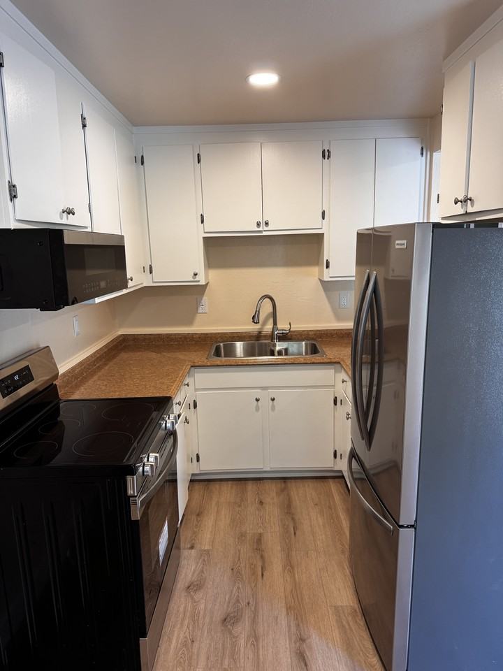 235 Arana Dr #D - Photo 4 of 16