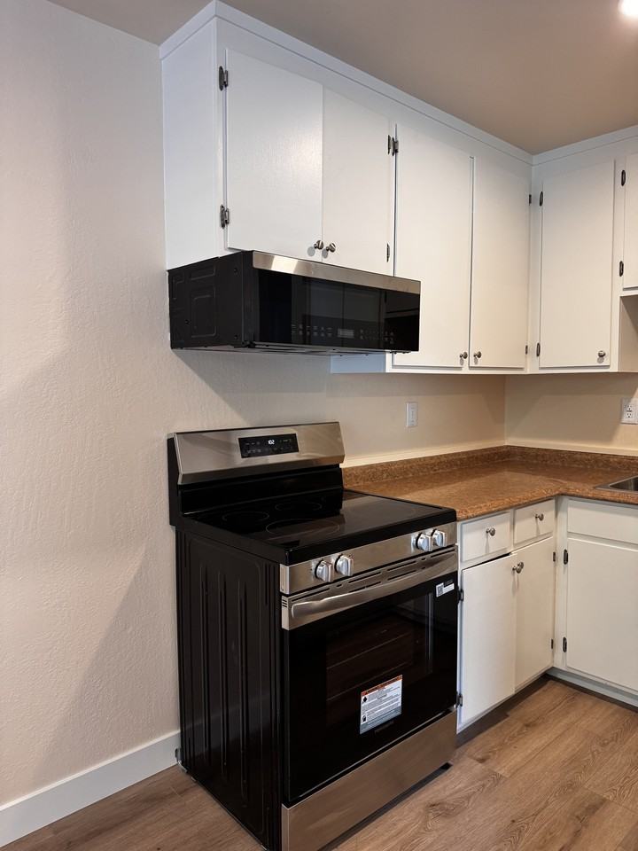 235 Arana Dr #D - Photo 6 of 16