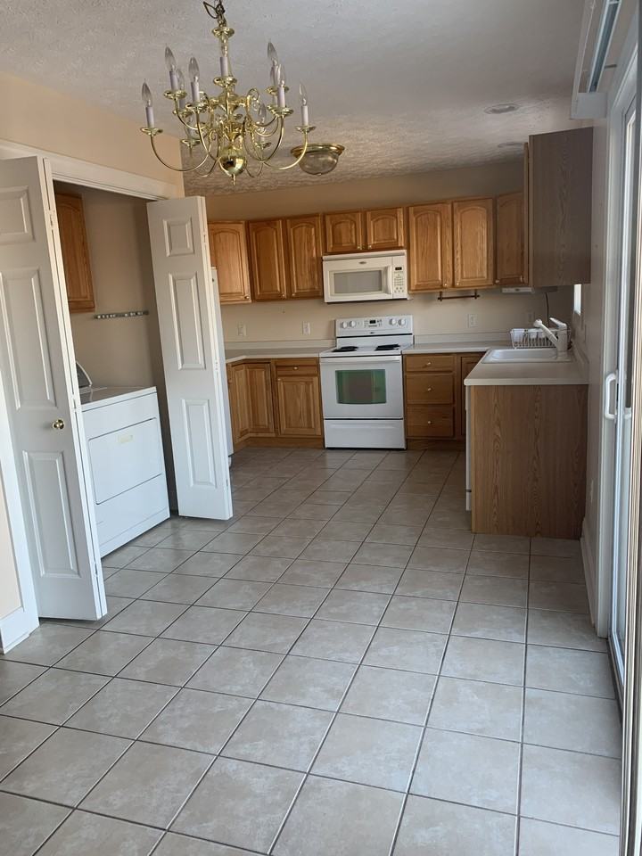315 Tall Oak Blvd #NA - Photo 2 of 6