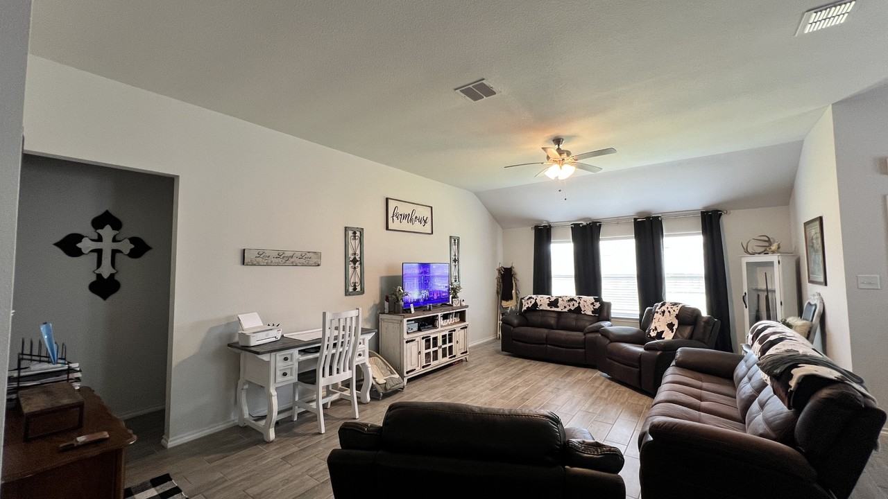 4711 Avion Dr #NA - Photo 3 of 18