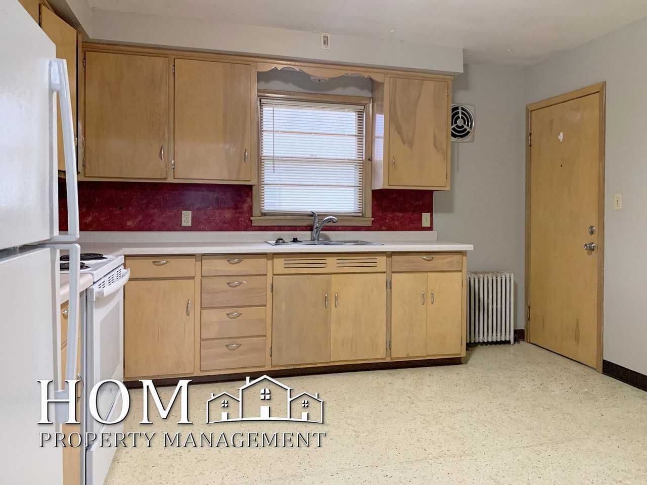 225 E Spring St #3 - Photo 5 of 9