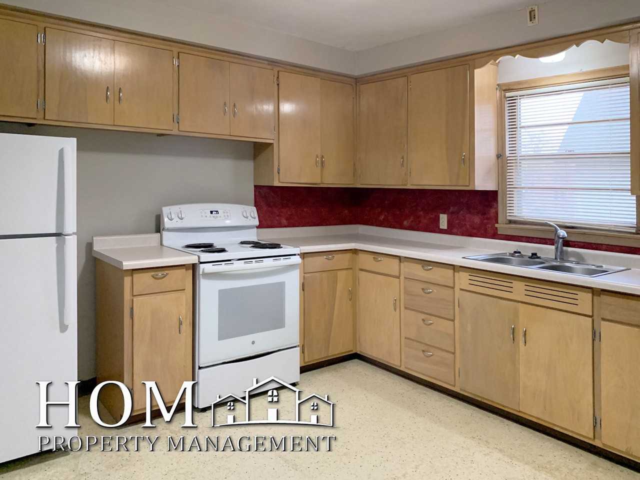 225 E Spring St #3 - Photo 6 of 9
