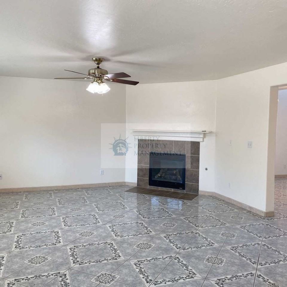 6206 E Bellaire Way #NA - Photo 2 of 5