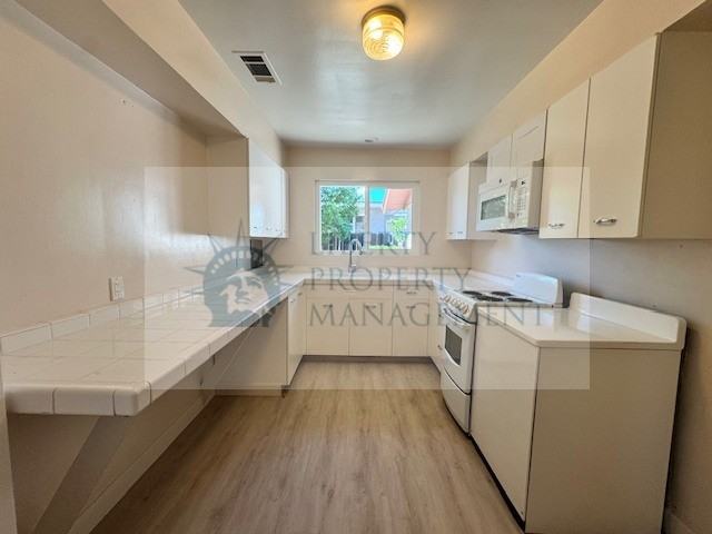 816 E Andrews Ave #816 - Photo 4 of 7