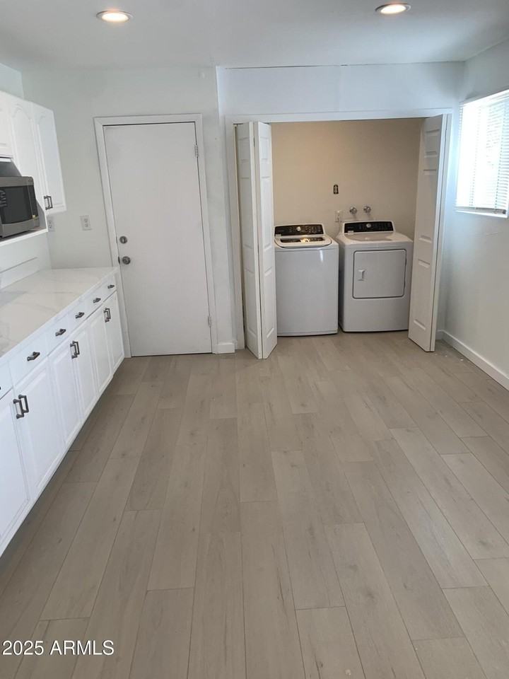 4847 E Cambridge Ave #2 - Photo 7 of 23