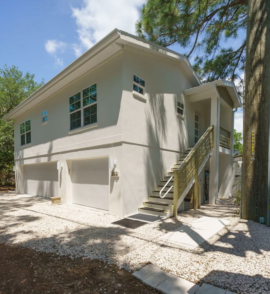 252 33rd Ave N #NA - Photo 3 of 21
