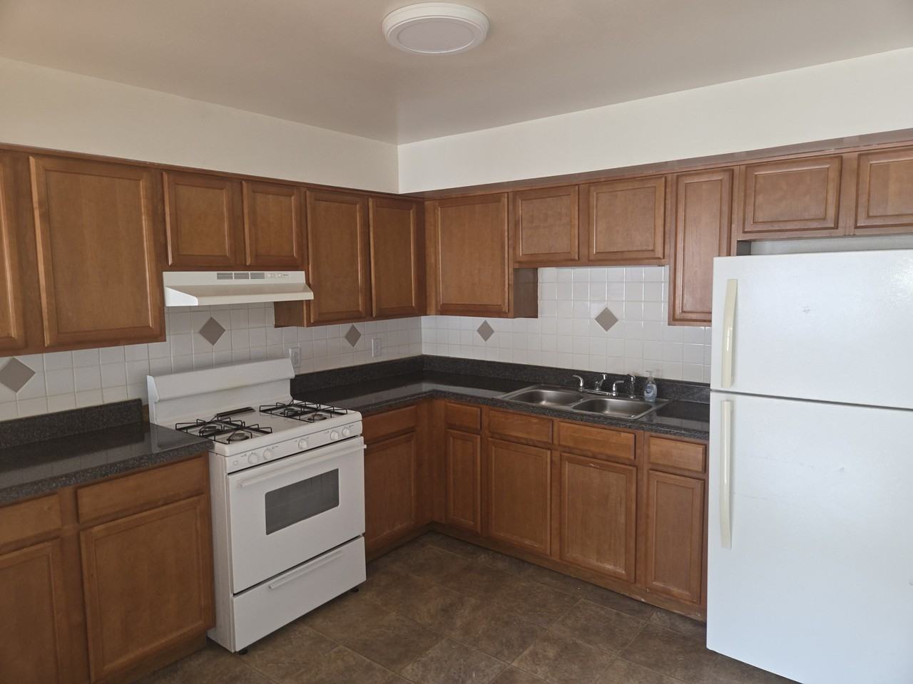 100 N Ogle Ave #3 - Photo 2 of 11