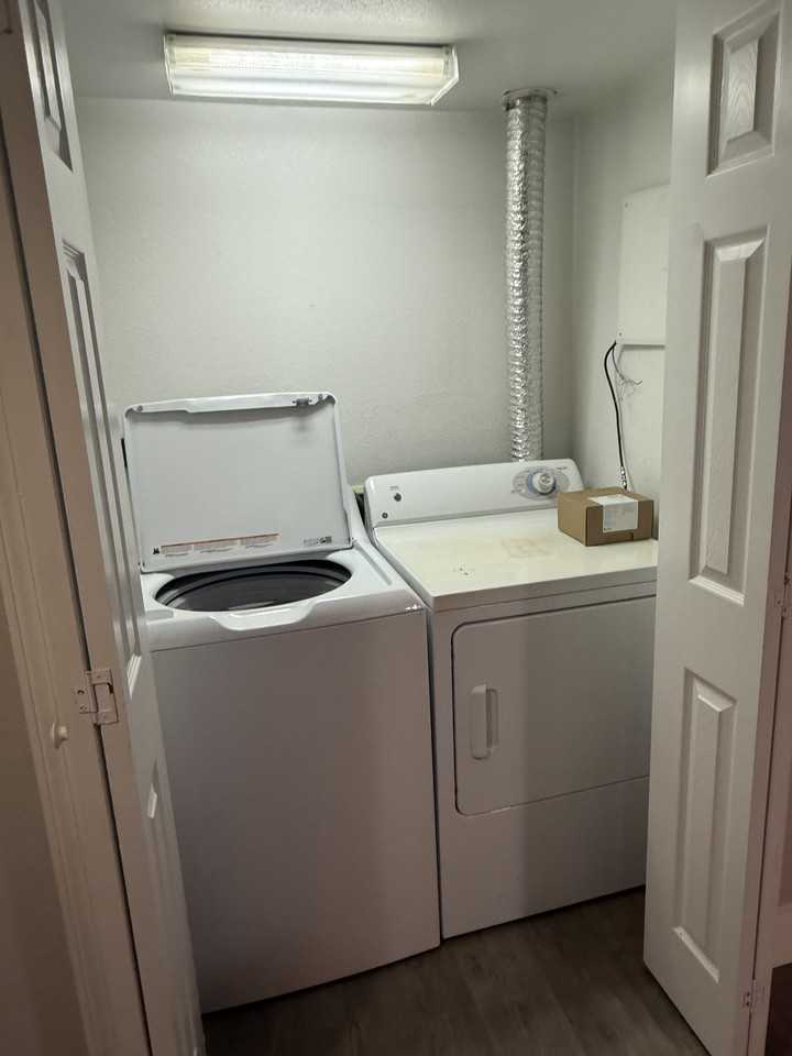 1802 Jackson Ave W #139 - Photo 4 of 13