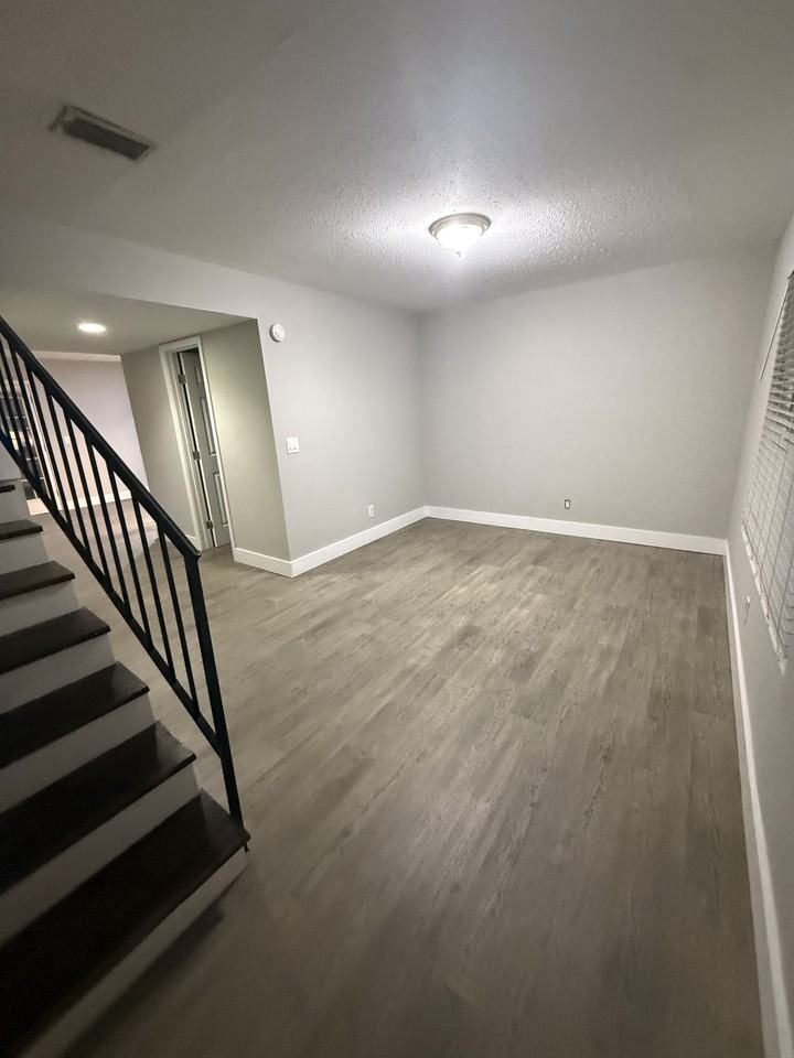 1802 Jackson Ave W #139 - Photo 7 of 13