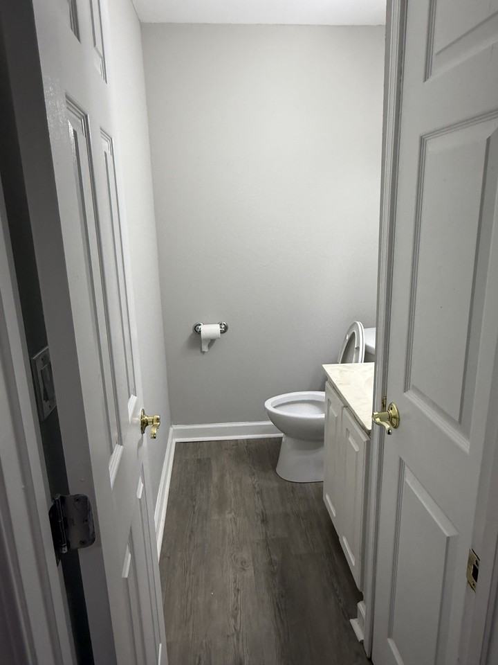 1802 Jackson Ave W #83 - Photo 4 of 13