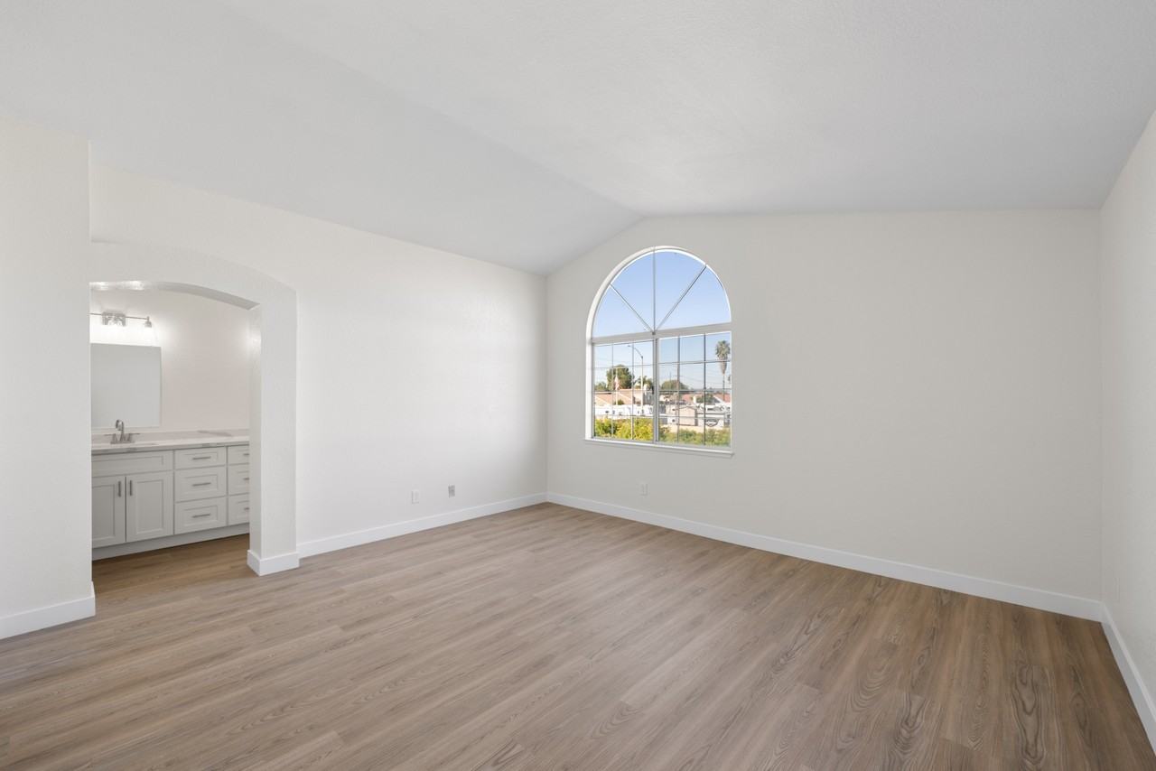 683 Jonquil St #NA - Photo 2 of 27