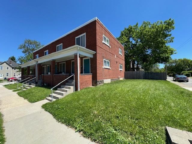 382 N Champion Ave #382 - Photo 2 of 24