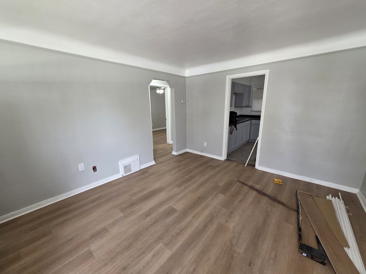 18084 Goddard St - Photo 2 of 10