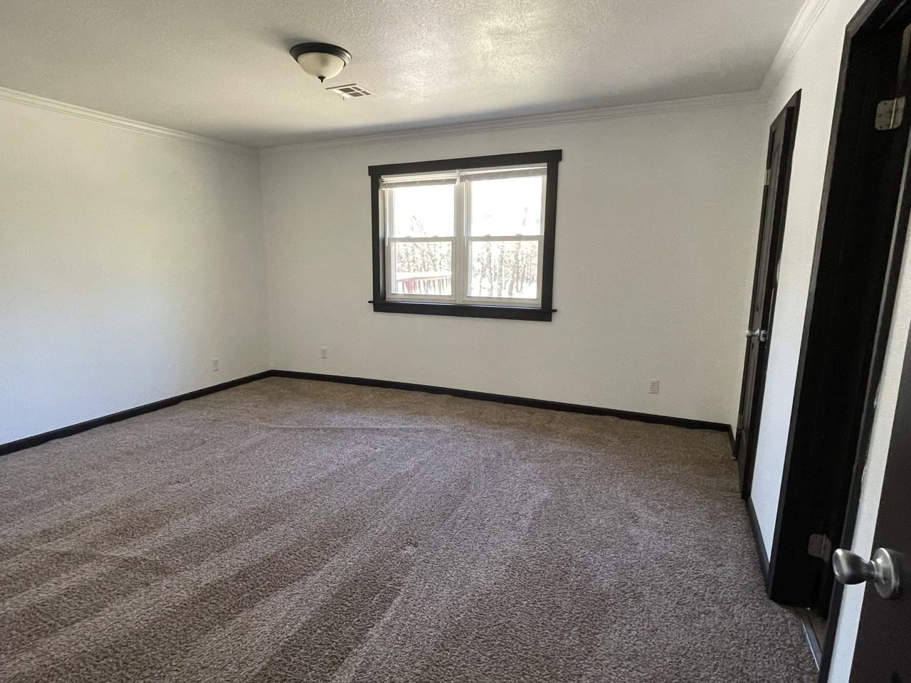 10014 W Texaco - Photo 3 of 12